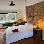 Northampton Oasis - 4 Bedroom House